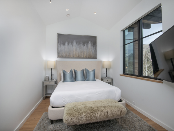 Luxury Vail Ski-In-Ski-Out Penthouse Sleeps Twelve Guests